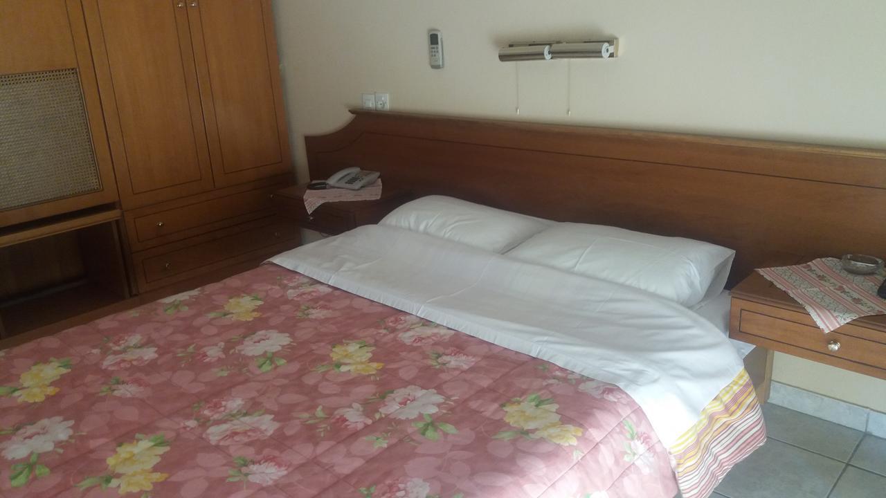 Pyrassos Hotel Néa Ankhíalos Kültér fotó