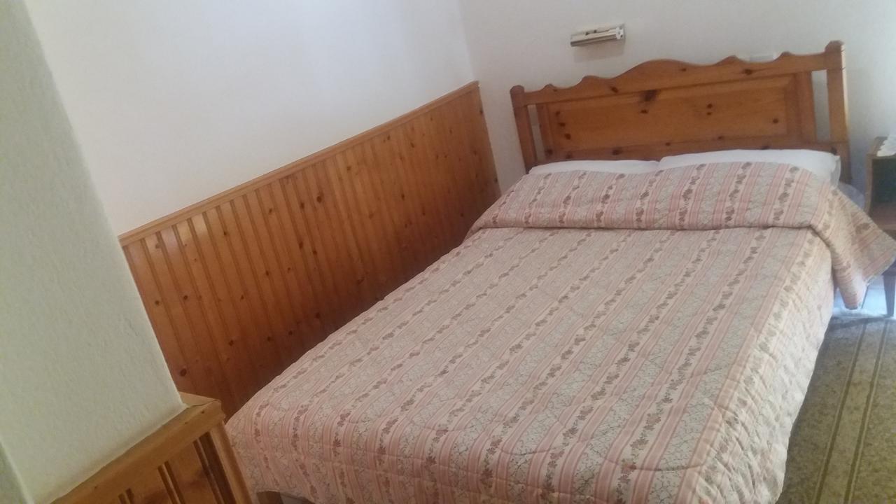Pyrassos Hotel Néa Ankhíalos Kültér fotó